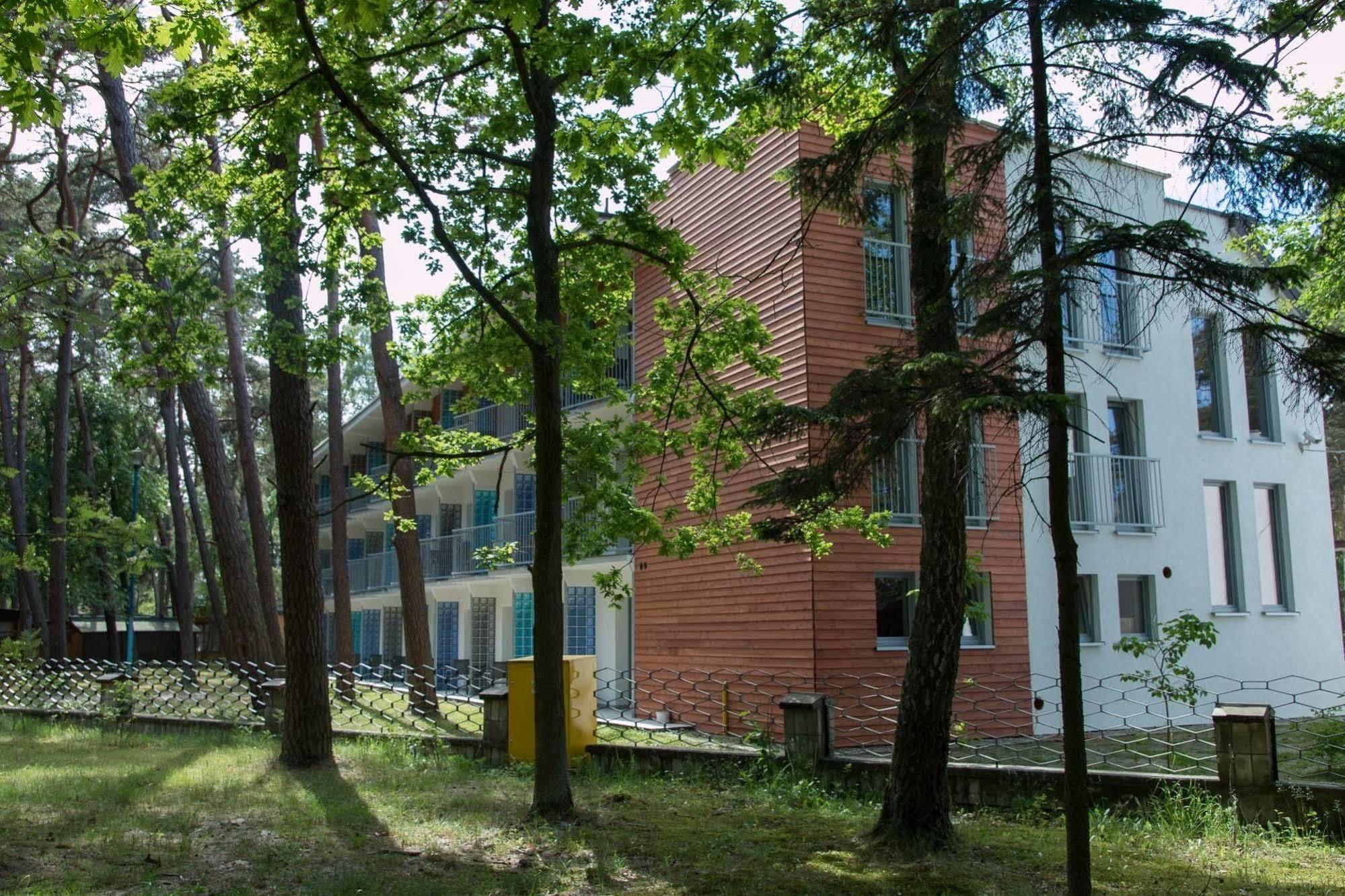 Waterside Resort Дарлувко Екстер'єр фото